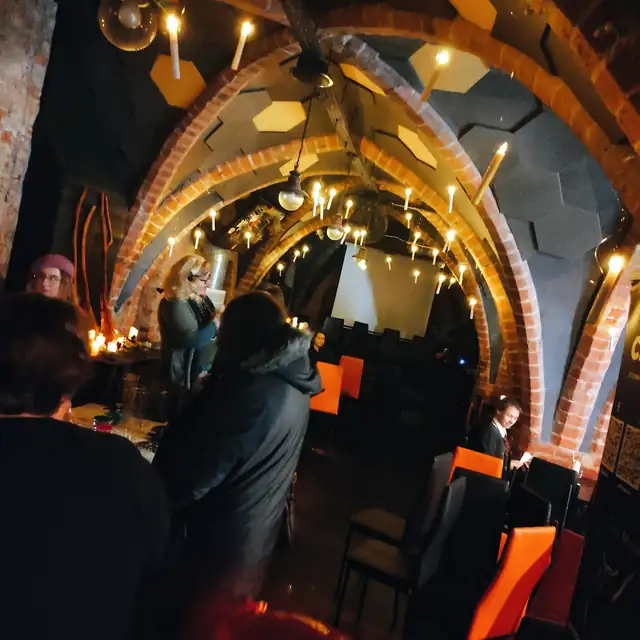 Sala pod łukami